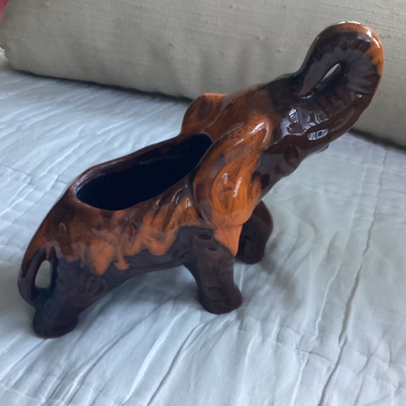 VINTAGE GLAZED POTTERY ELEPHANT PLANTER - Picture 1 of 8